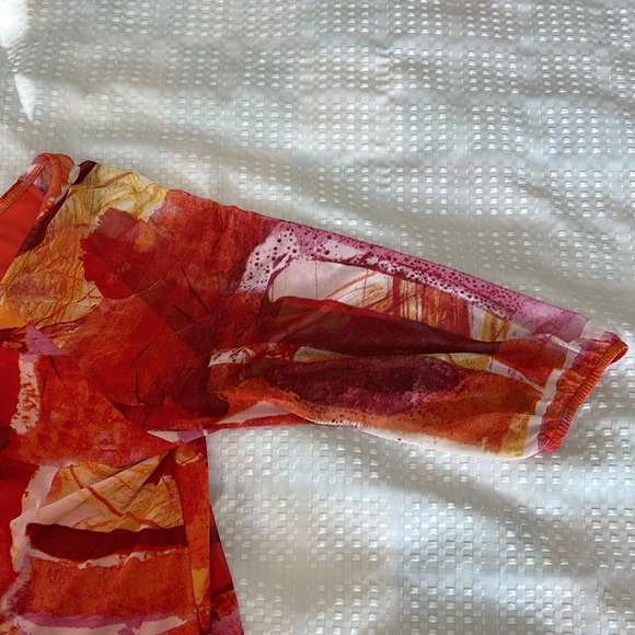 SOFTWORKS bright stretchy scooped neckline top with 3/4 sleeves - Picture 3 of 9